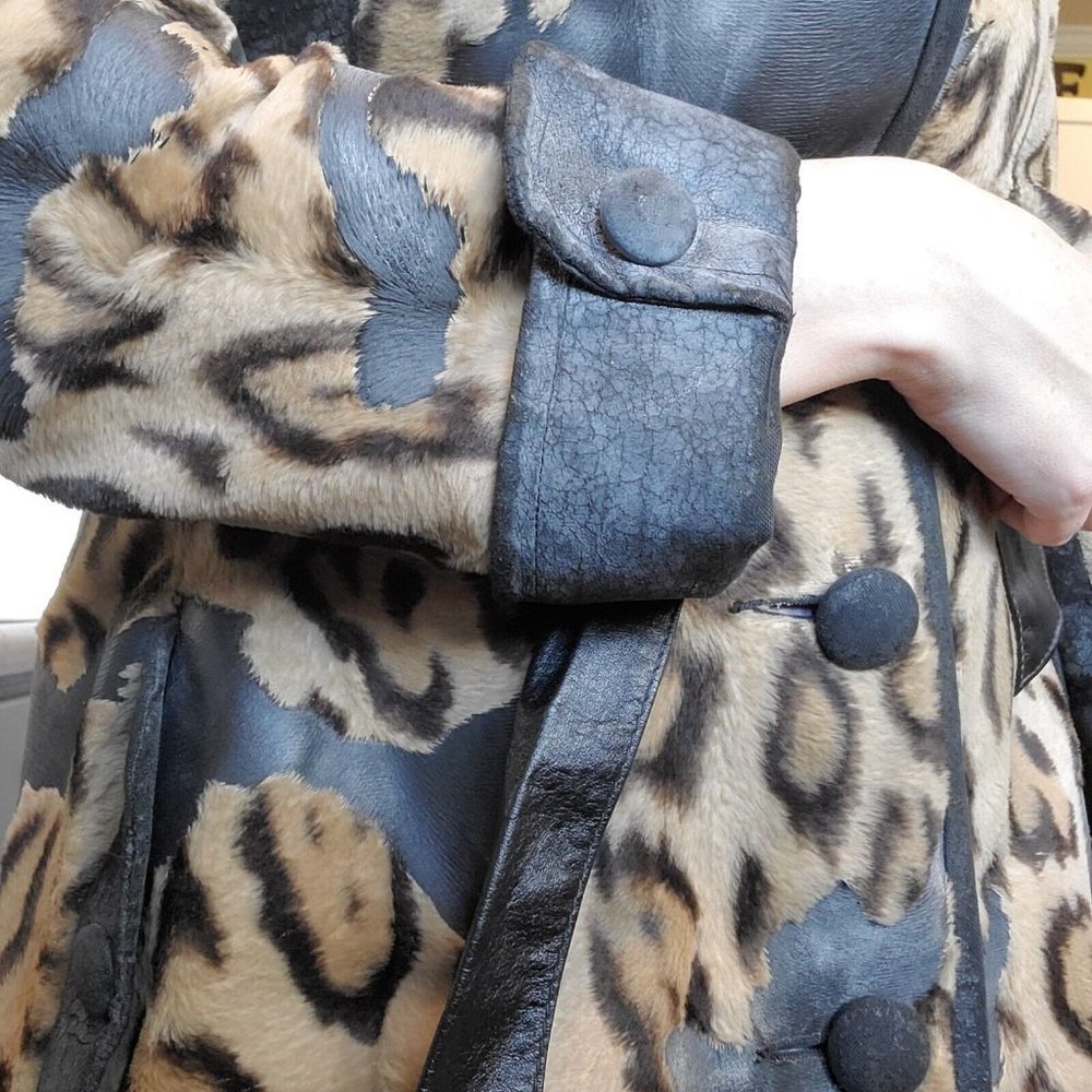 VTG 60s Small Faux Fur Leather Animal Print Leopard Statement Trench Jacket Coat - Picture 6 of 14